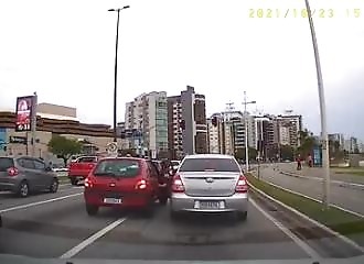 Combat de portières lors d'un road rage 