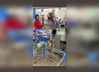 Elle coupe la file dans un magasin et crie à l'agression sexuelle !