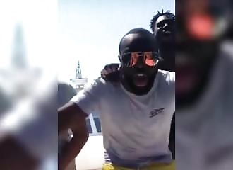 Le luxueux bateau de location de Maître Gims part en fumée
