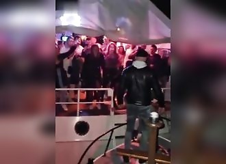 Malgré le Covid, ils ont trouvé un système pour faire la fête !