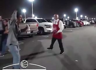 Trois blondes sexy VS un homme alcoolisé
