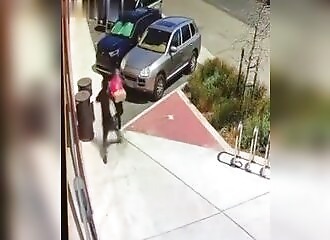Agression gratuite contre une asiatique de 72 ans (Public averti)