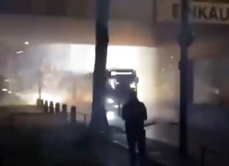 Youths attack bus with fireworks on New Year's Eve in Berlin
