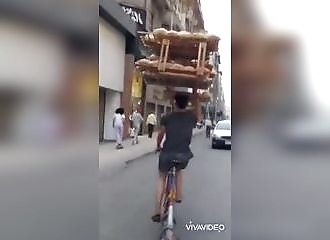 Il mérite le prix du meilleur livreur !