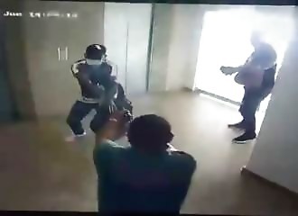 Oups, un voleur tente de dérober le sac d'un policier en civil (Public averti)