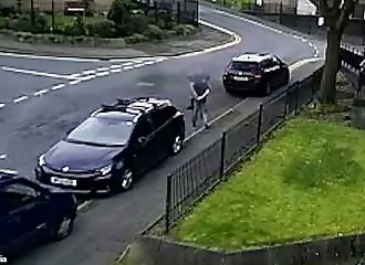  He hits a man with a slab in the head 