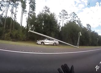 Sans l’intervention de ce motard et des autres automobilistes, cet homme serait peut-être mort à l’heure qu’il est !