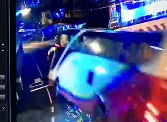 Un autobus transportant des touristes chinois se renverse spectaculairement et fait 2 morts (Thaïlande)