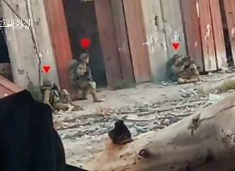 Le Hamas tire des roquettes à courte distance sur les soldats israéliens (Public averti)