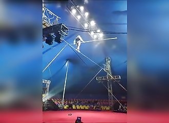 Russie : un funambule fait une horrible chute de plusieurs mètres de haut