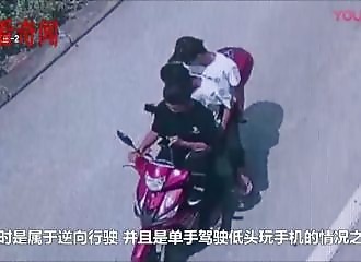 Chine : à trois sur un scooter, ils regardent tous sur leur smartphone et se prennent un camion