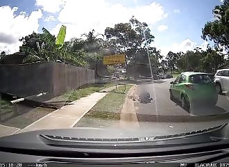 Imprudent, un enfant se fait renverser par une voiture (Australie)