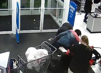 Des voleuses gazent les employés d’un magasin (Minnesota)