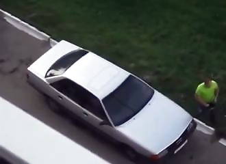Il vérifie 10.000 fois que sa voiture est bien fermée