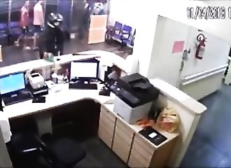Il en a marre d’attendre, alors il décide de mettre le feu à l’hôpital (Brésil)