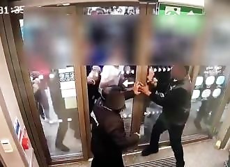 British stores attacked by thieves