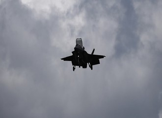Découvrez le Lockheed Martin F-35 Lightning II, le chasseur-bombardier américain capable de décoller à la verticale