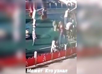 Russie : un père agresse sauvagement le garçon qui vient de renverser son fils