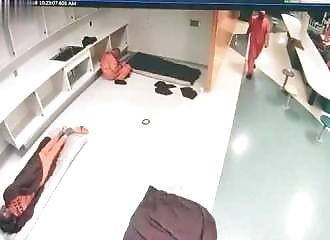 Ohio : des gardiens de prison laissent un détenu en détresse mourir d’une overdose