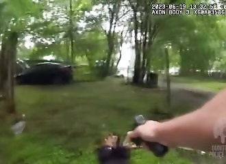 Carjacker tries to steal the wrong car (a policeman's)