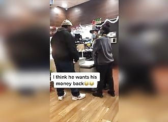 Enervé au Mc Do, il demande un remboursement et menace de cracher sur le personnel