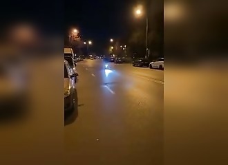 Il booste sa gyroroue, ça se passe mal !