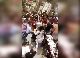 Un repas de noël part en baston générale