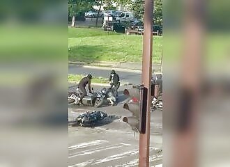 Intervention héroïque de la BAC pour sauver un motard à Grigny