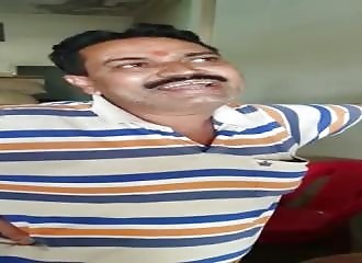 Terrorisé à l’idée d’être puni par la police, un homme se pisse littéralement dessus (Inde)