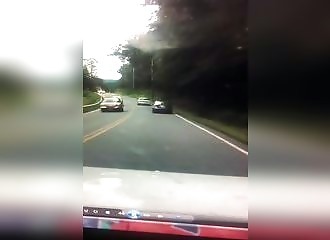 Un automobiliste envoie des textos au volant et se prend un poteau (Berlin)