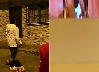 He sings to get his ex back ... at the wrong time!
