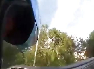 Violent road rage entre un motard et un automobiliste (Russie)