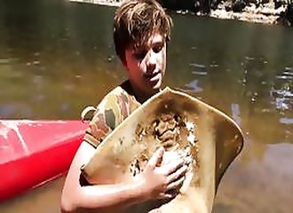 A 12 ans, il s'amuse avec une raie dont la piqure est mortelle pour l'homme