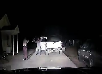 Un homme suicidaire tente de se faire tirer dessus par un policier (États-Unis)
