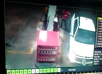 Dans une station-service, un policier en civil abat un braqueur (Brésil)