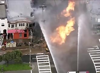San Francisco : une conduite de gaz endommagée provoque un gigantesque incendie