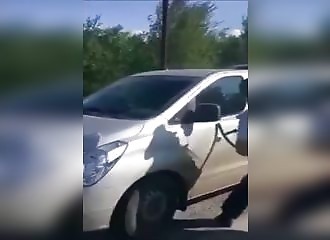 Un policier russe se ridiculise et devient la risée du web