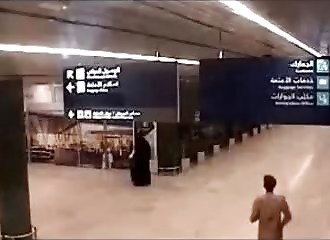 Un missile yéménite frappe un aéroport saoudien