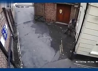 Un suprémaciste blanc met le feu à une synagogue et se fait immédiatement punir