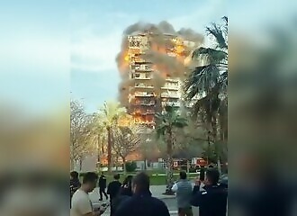 A building burns like straw in Valencia, Spain 