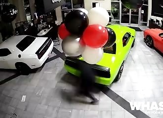 They steal 6 new Dodge Hellcats in 45 seconds!