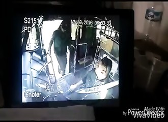 Un braqueur se fait calmer en moins deux par un chauffeur de bus