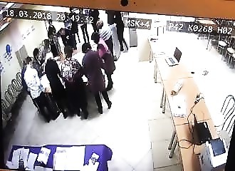 Bourrage d’une urne lors des élections présidentielles russes