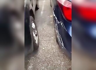Un conducteur adolescent transforme un parking en champ de bataille (Alabama)
