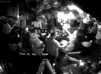 Une discothèque prend feu, la fête du nouvel an tourne court