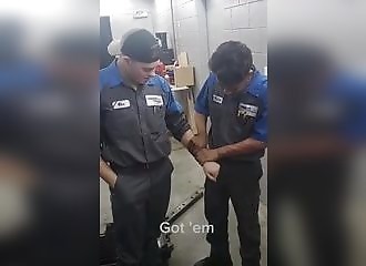 Sans le vouloir, il offre une grosse gâterie à son collègue !