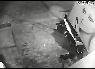 Viêt Nam : des malfrats tentent d’arracher un chien aux mains de son maître