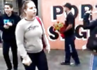 Un brutal événement vient gâcher sa demande en mariage