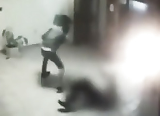 Un agent de sécurité israélien se fait violemment agresser à la hache par un assaillant palestinien