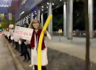À l’heure du débat présidentiel, des médecins protestent contre Donald Trump (Ohio)